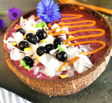 Lavkarbo proteinbowl – med blåbær og «banan»